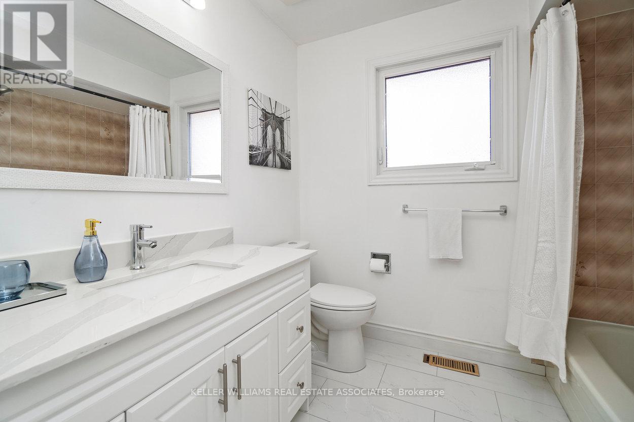 635 Huntington Ridge Drive, Mississauga, Ontario  L5R 1Z7 - Photo 30 - W12063400