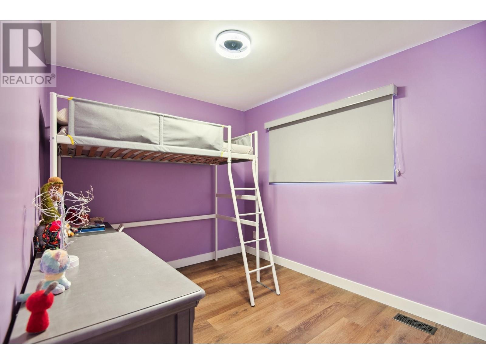 220 N Grosvenor Avenue, Burnaby, British Columbia  V5B 1J4 - Photo 17 - R2987461