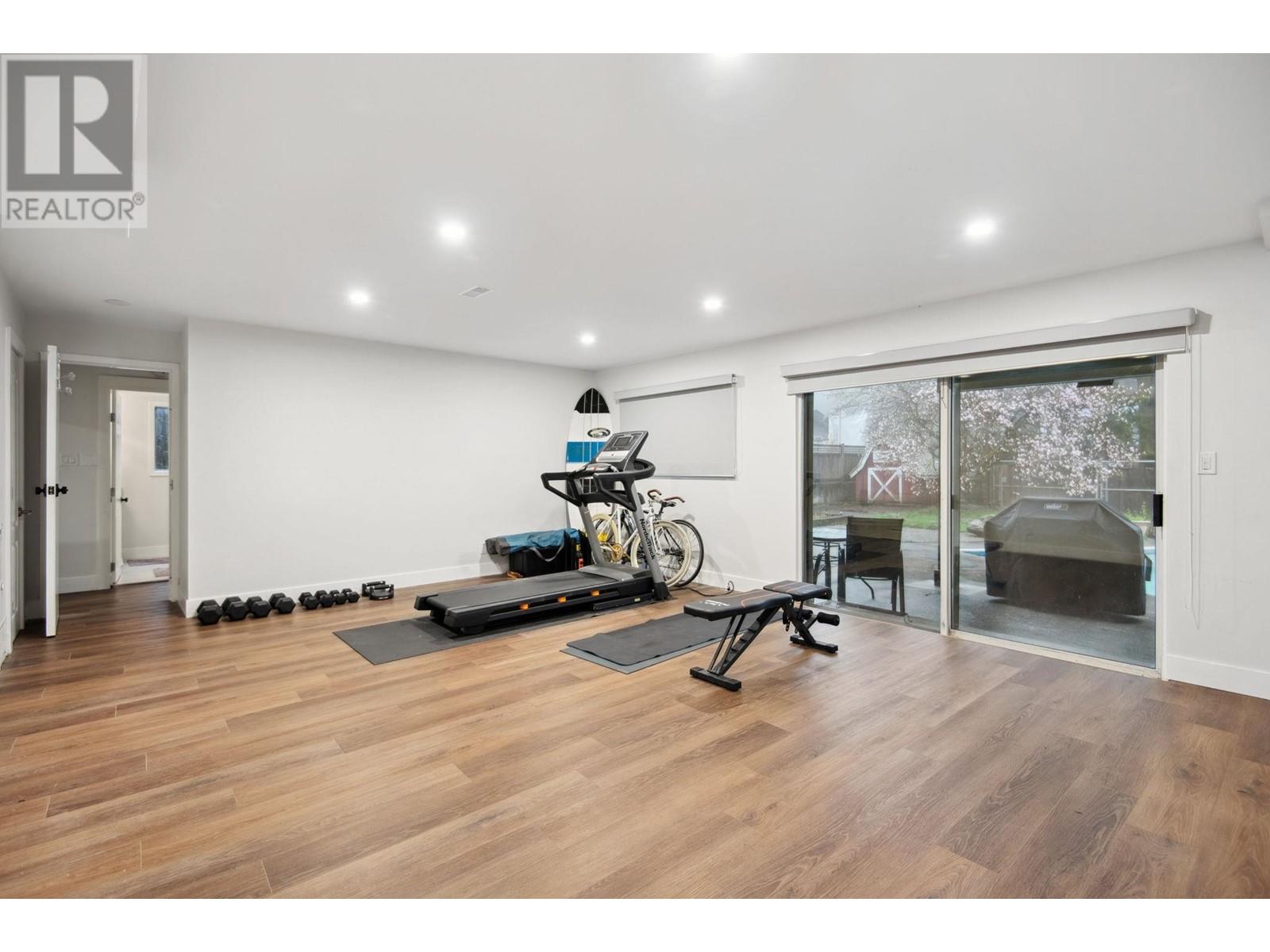 220 N Grosvenor Avenue, Burnaby, British Columbia  V5B 1J4 - Photo 26 - R2987461