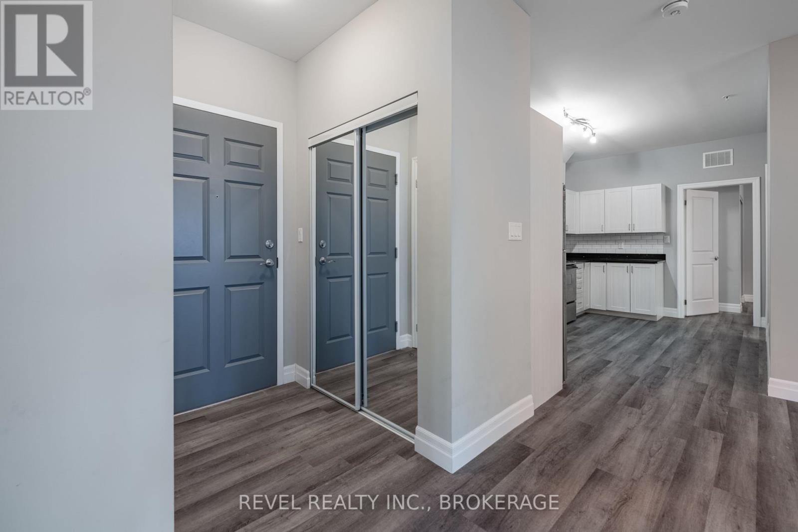 Property at 117 - 501 FRONTENAC STREET image 5