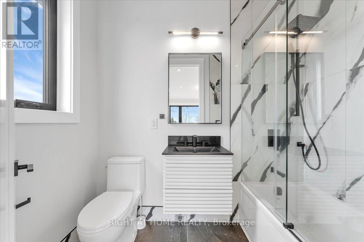 2572 Edenhurst Drive, Mississauga, Ontario  L5A 2L3 - Photo 32 - W12069771