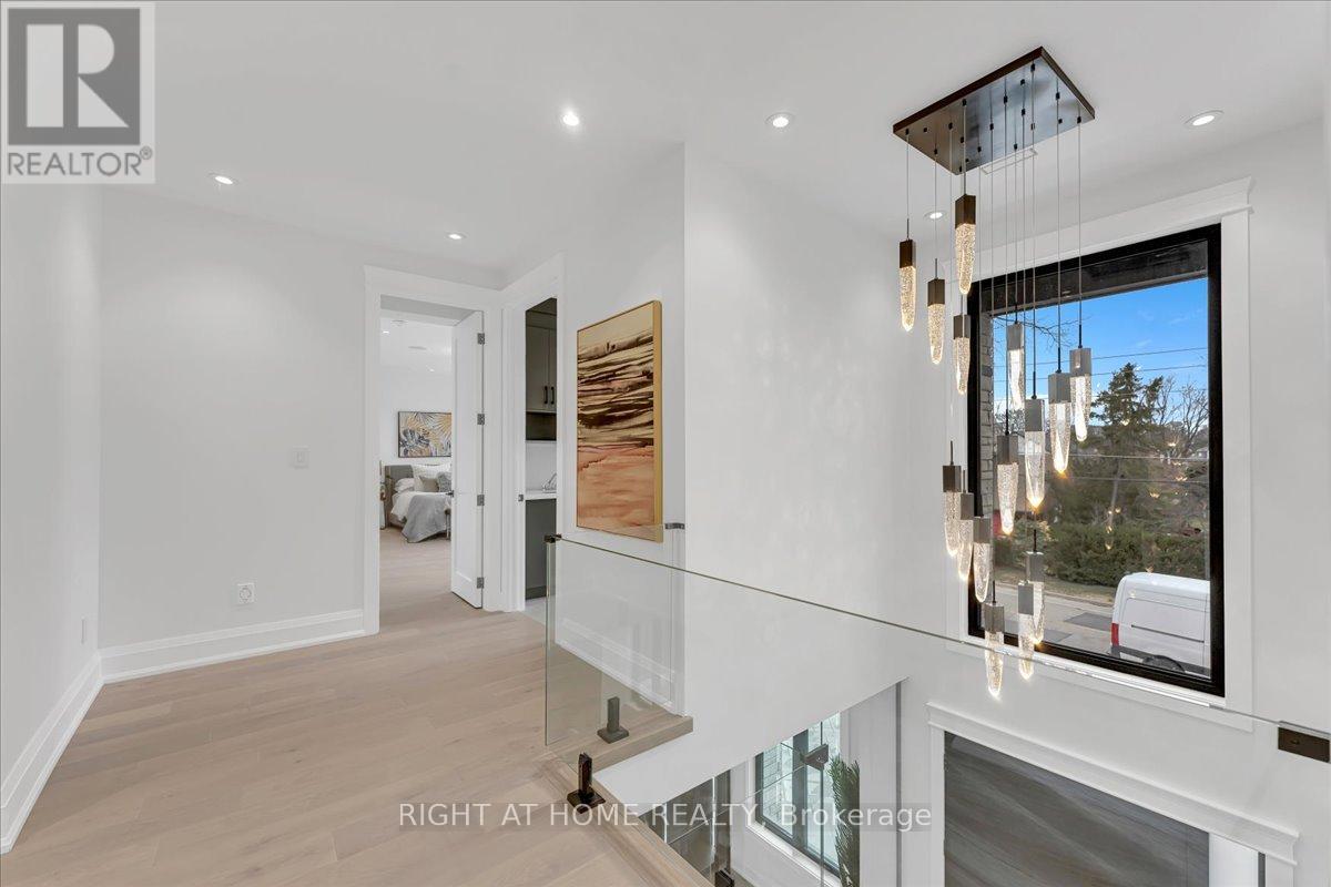 2572 Edenhurst Drive, Mississauga, Ontario  L5A 2L3 - Photo 33 - W12069771