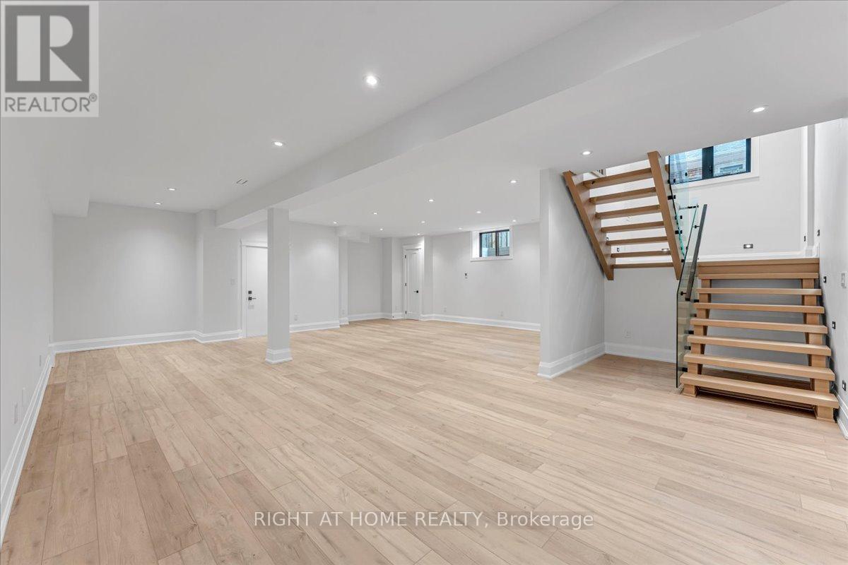 2572 Edenhurst Drive, Mississauga, Ontario  L5A 2L3 - Photo 39 - W12069771