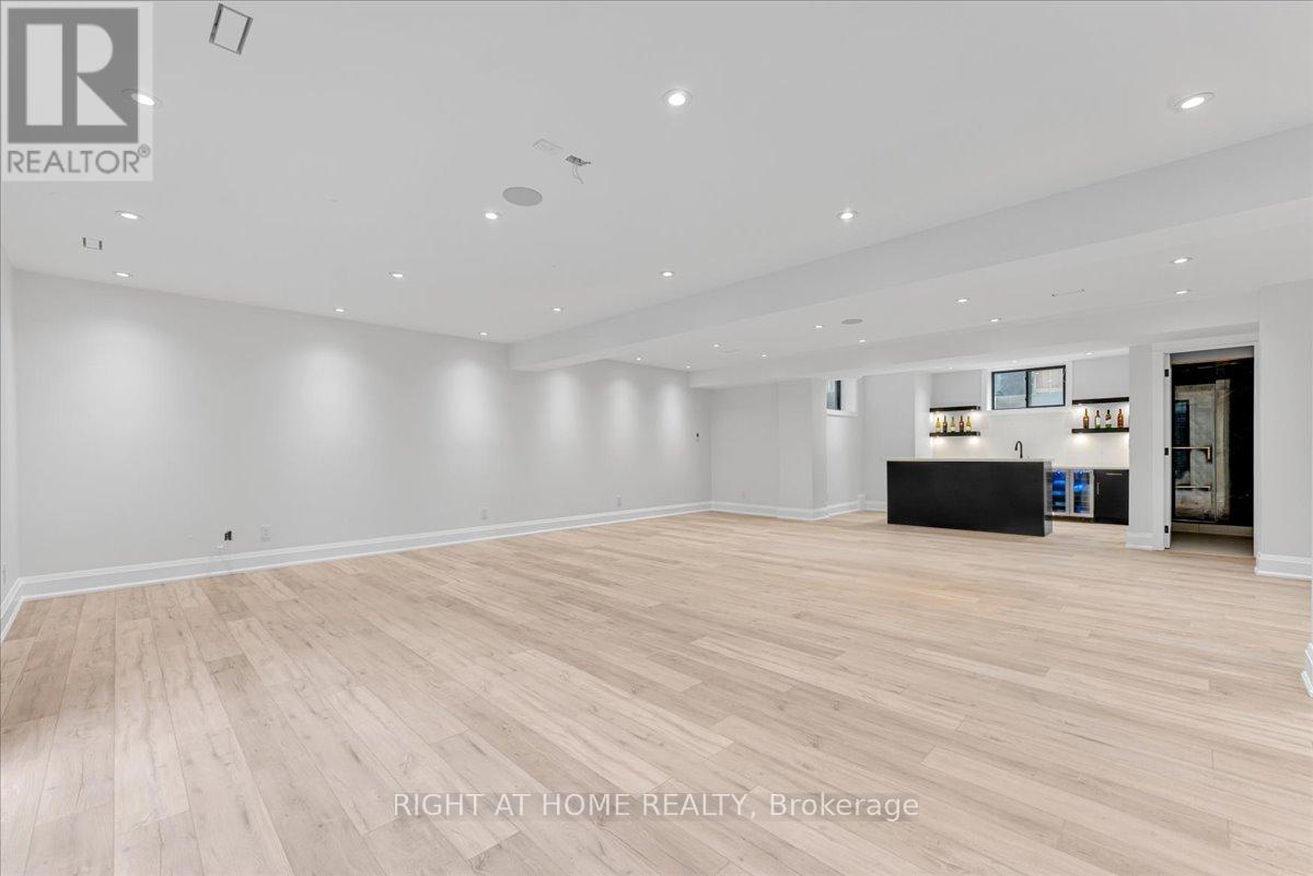 2572 Edenhurst Drive, Mississauga, Ontario  L5A 2L3 - Photo 40 - W12069771