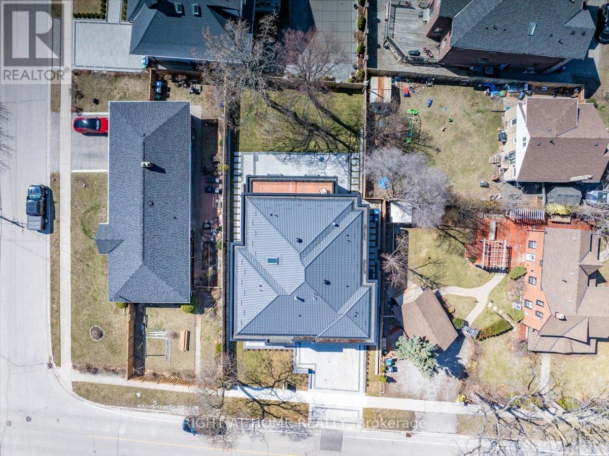 2572 Edenhurst Drive, Mississauga, Ontario  L5A 2L3 - Photo 47 - W12069771