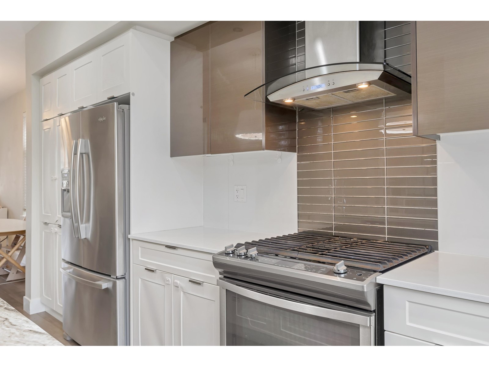 Property at 33 20852 77A AVENUE image 3