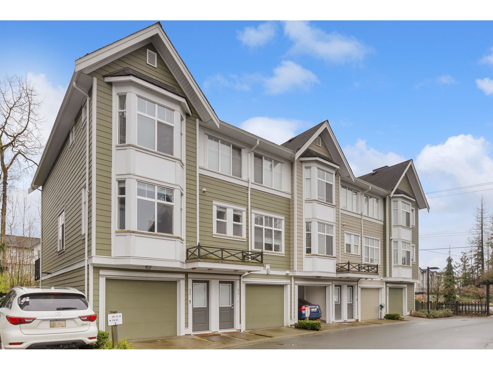 Property at 33 20852 77A AVENUE image 1