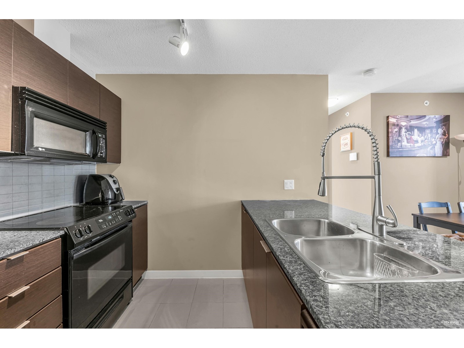 402 13618 100 Avenue, Surrey, British Columbia  V3T 0A8 - Photo 12 - R2987653