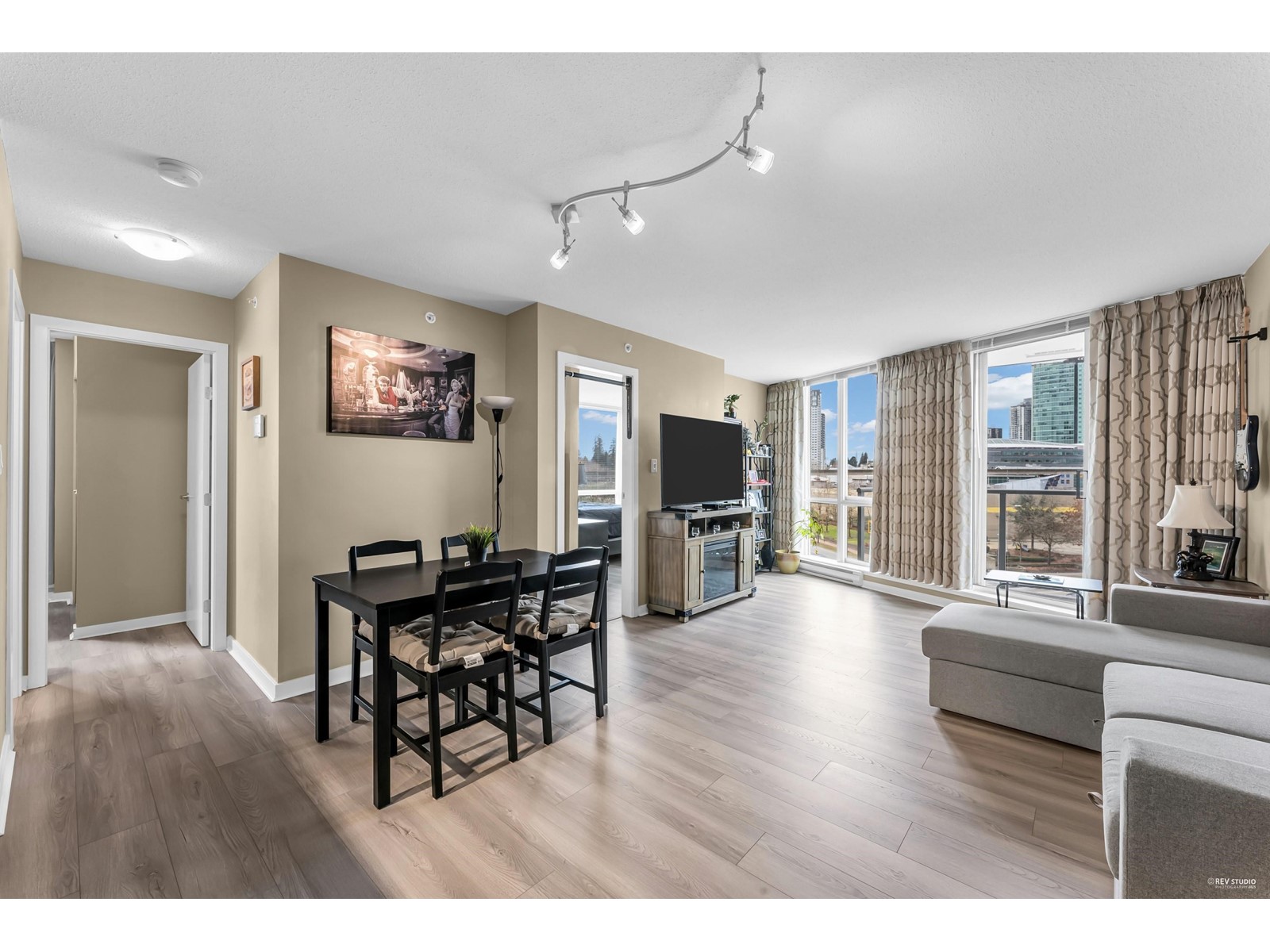 402 13618 100 Avenue, Surrey, British Columbia  V3T 0A8 - Photo 6 - R2987653