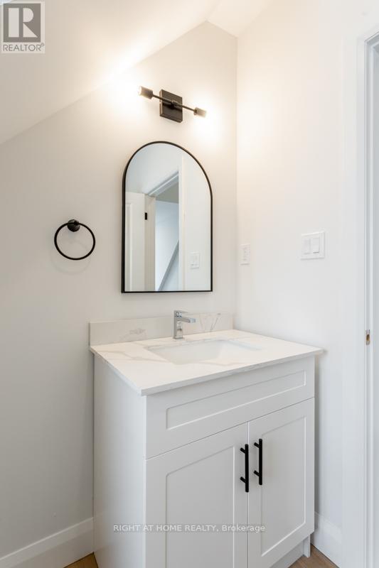 3 - 115 Catharine Street N, Hamilton (Beasley), Ontario  L8R 1J5 - Photo 18 - X12069751