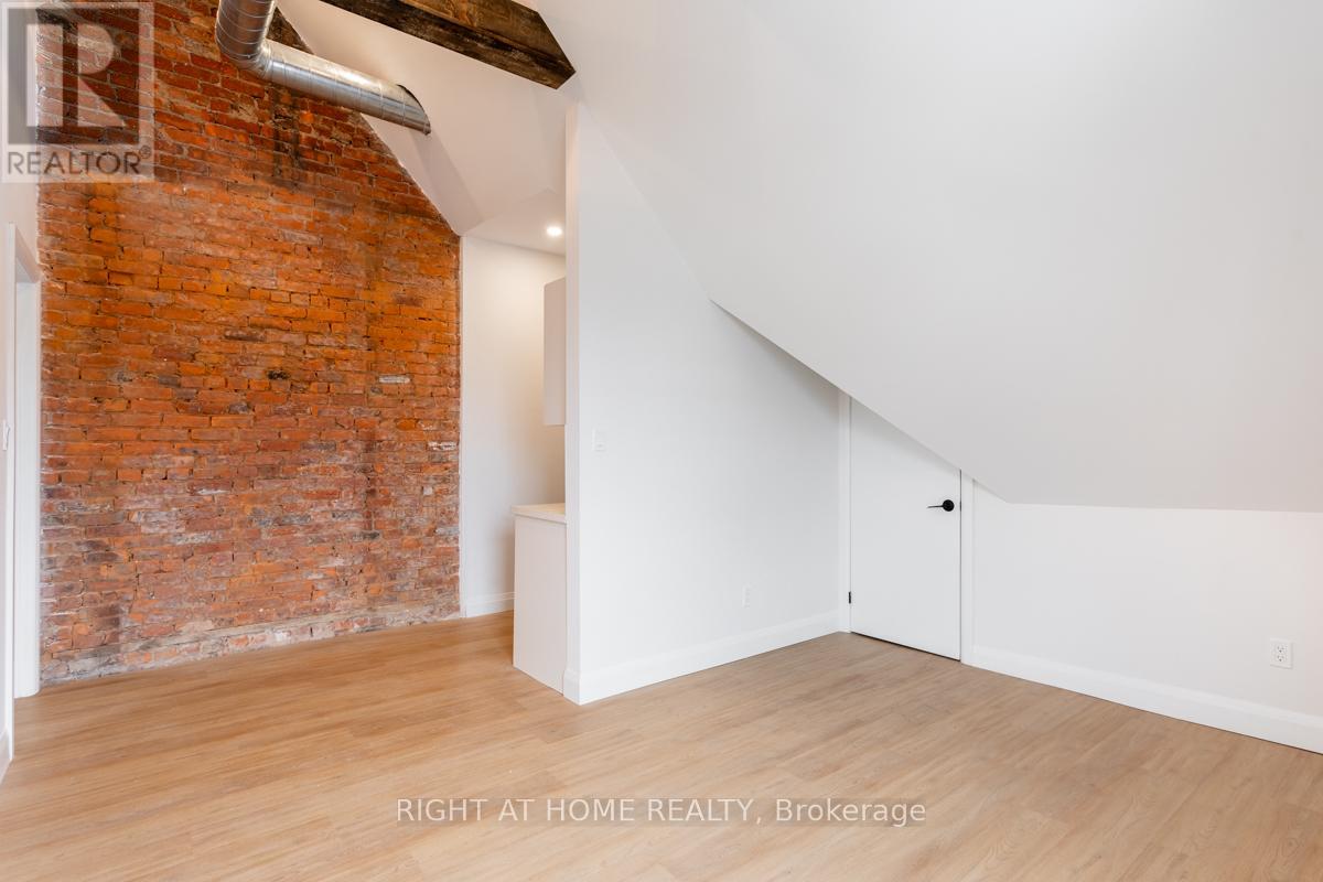 3 - 115 Catharine Street N, Hamilton (Beasley), Ontario  L8R 1J5 - Photo 7 - X12069751