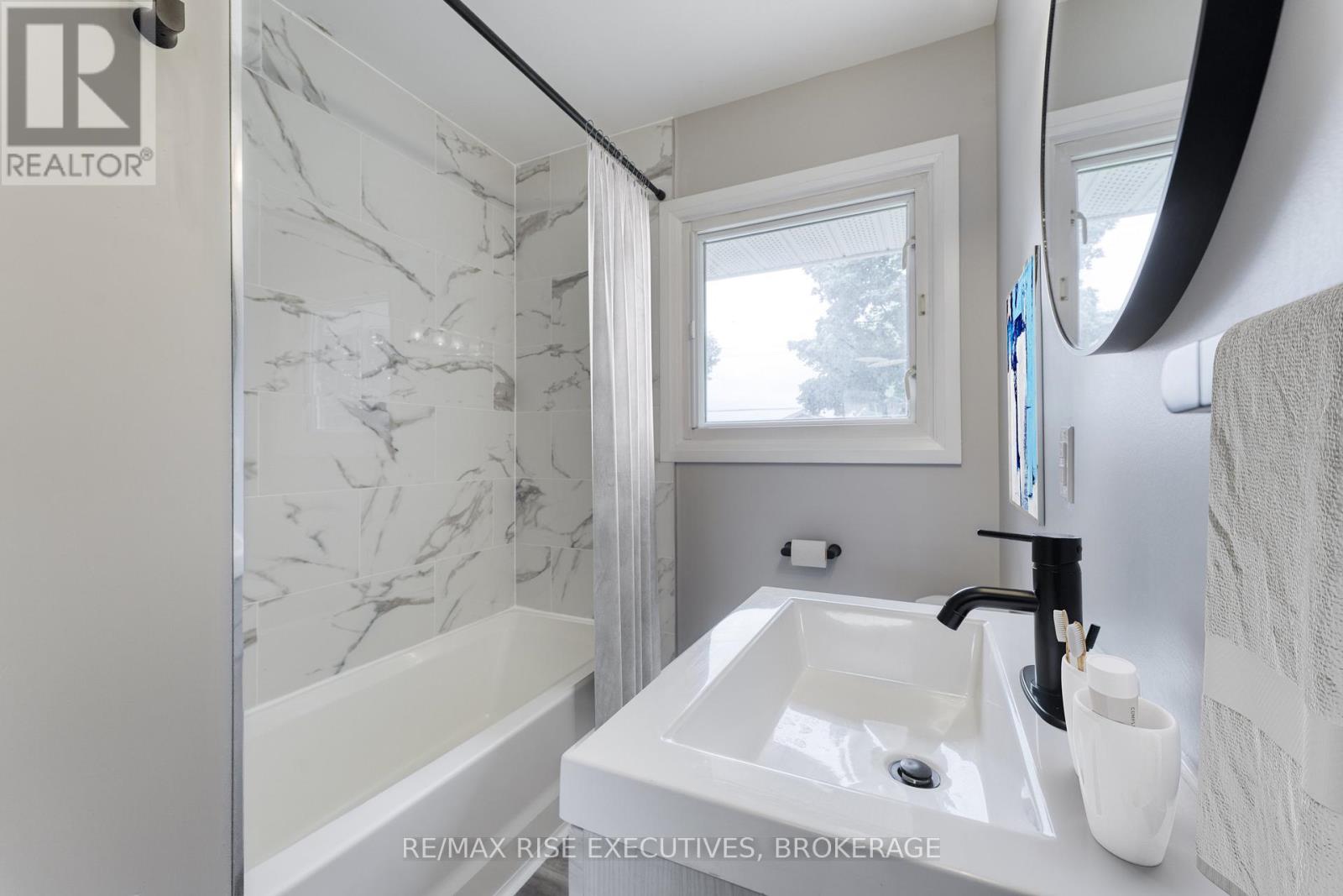 1 - 86 Morenz Crescent, Kingston, Ontario  K7K 2X4 - Photo 4 - X12069845