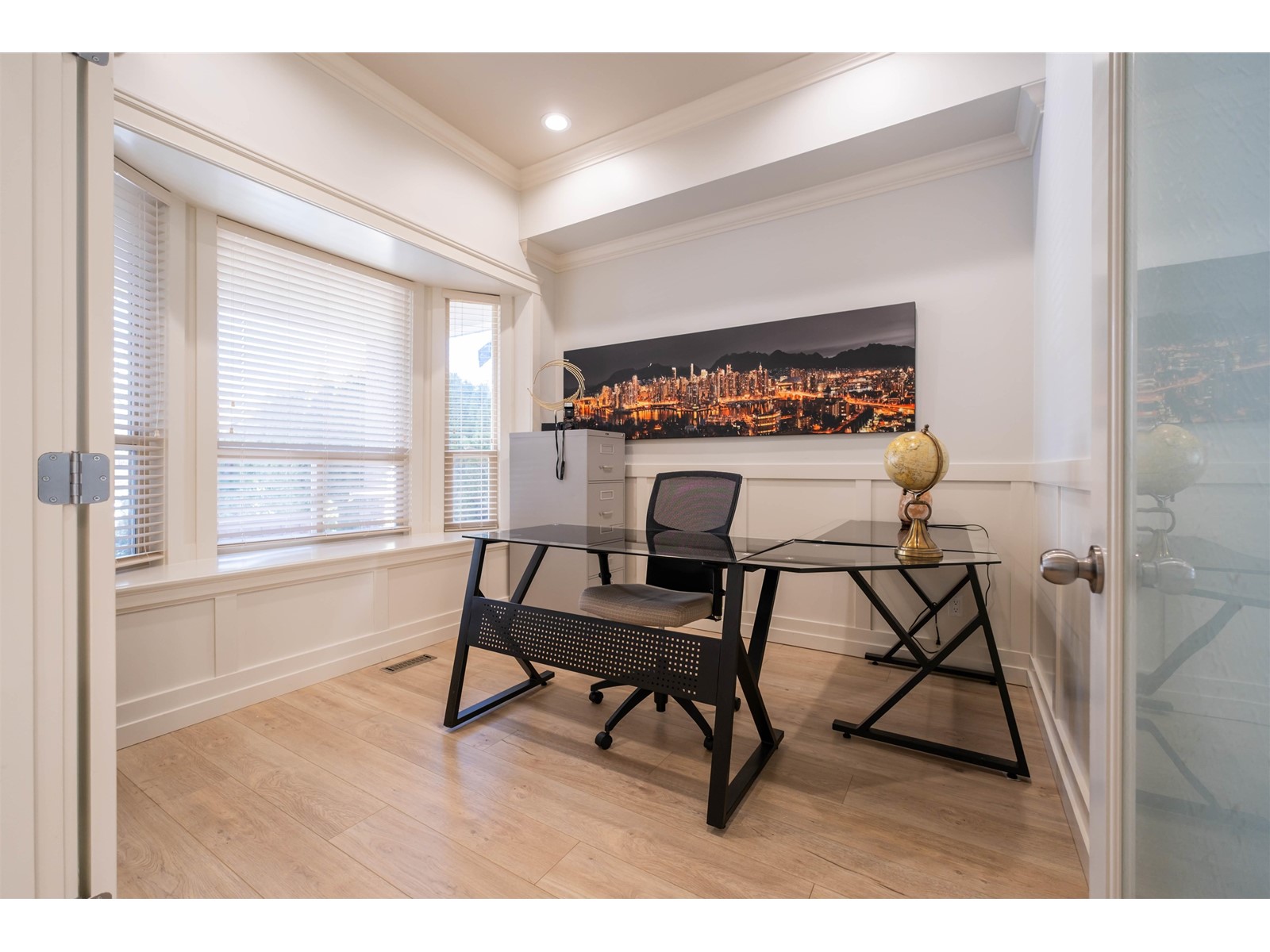 Property at 18906 54A AVENUE image 4