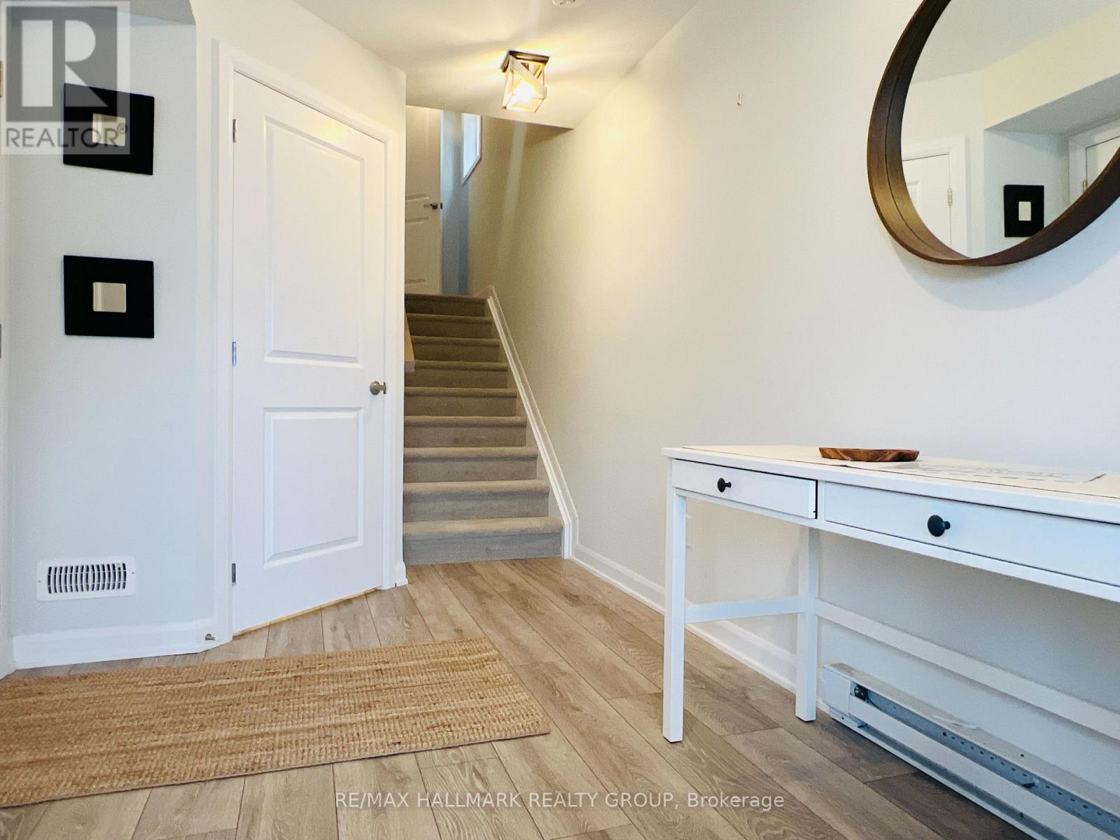 Property at 526 AGLISH MEWS image 3