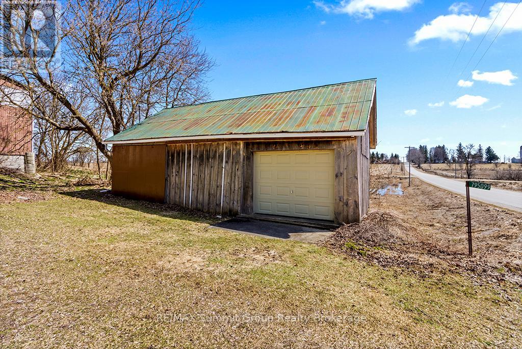 795099 East Back Line, Grey Highlands, Ontario  N0C 1H0 - Photo 39 - X12069953