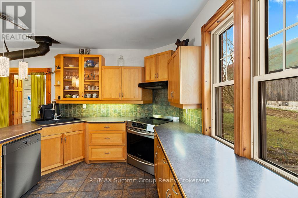 795099 East Back Line, Grey Highlands, Ontario  N0C 1H0 - Photo 5 - X12069953