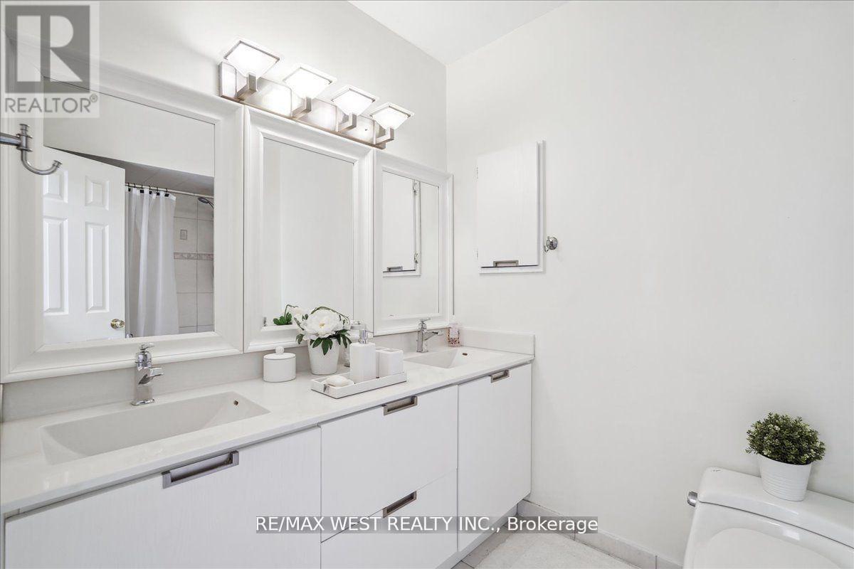 2 - 69 Upper Canada Drive, Toronto, Ontario  M2P 2A2 - Photo 8 - C12069891