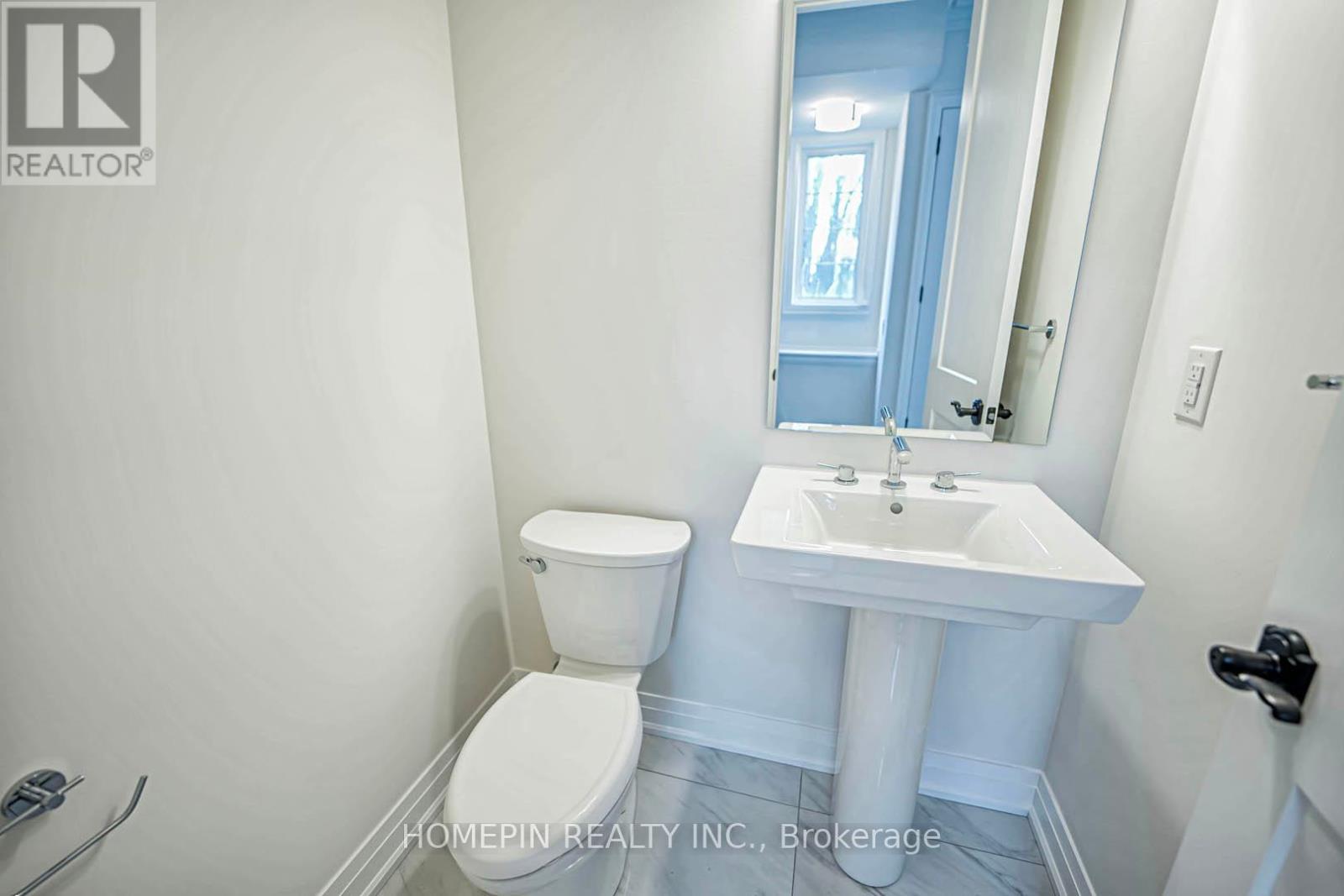 8 Gardeners Lane, Markham, Ontario  L6C 3L5 - Photo 14 - N12069814