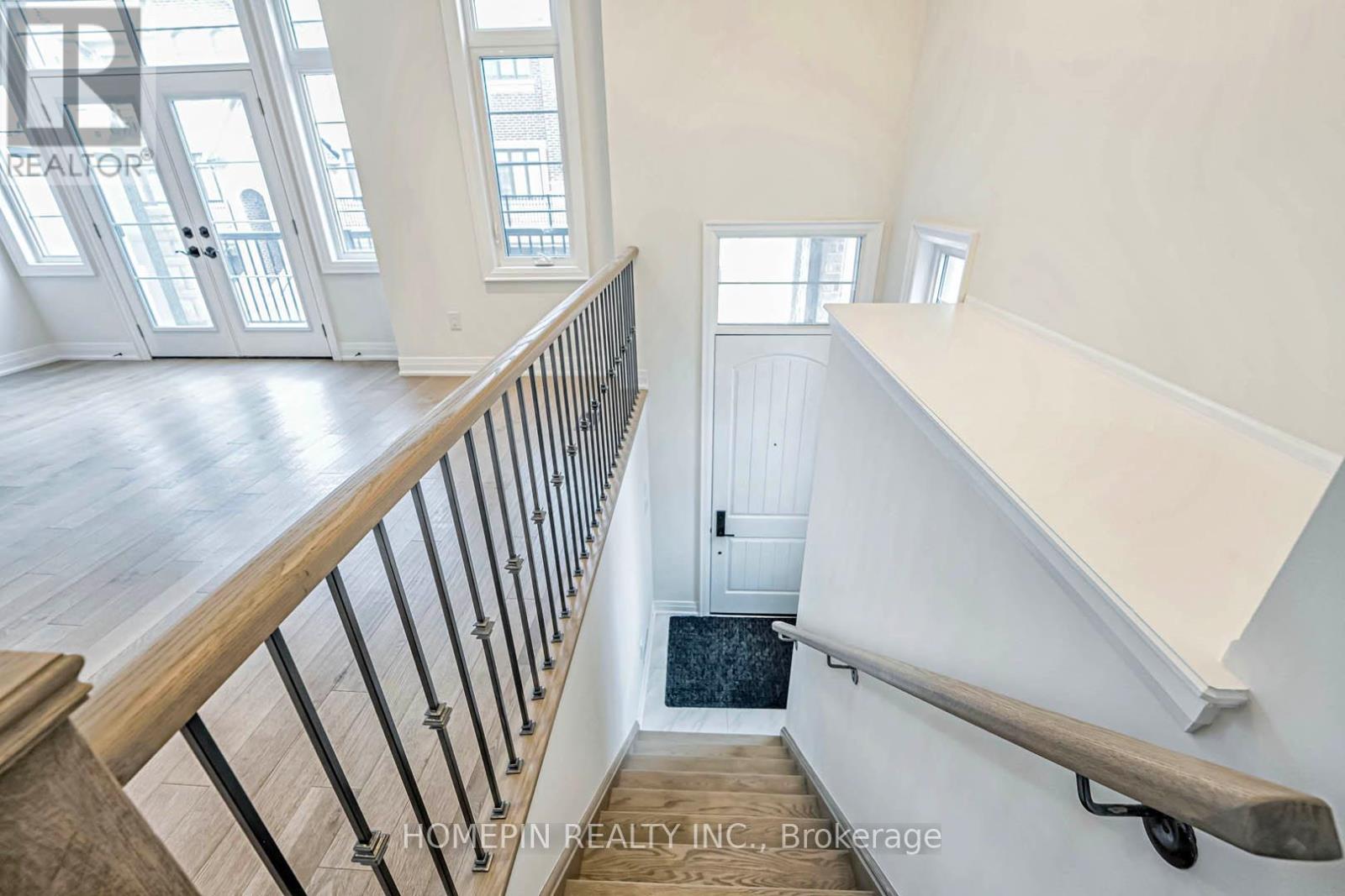 Property at 8 GARDENERS LANE image 2