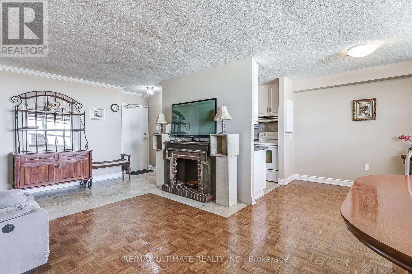 1005 - 541 Blackthorn Avenue E, Toronto, Ontario  M6M 5A6 - Photo 10 - W12069868