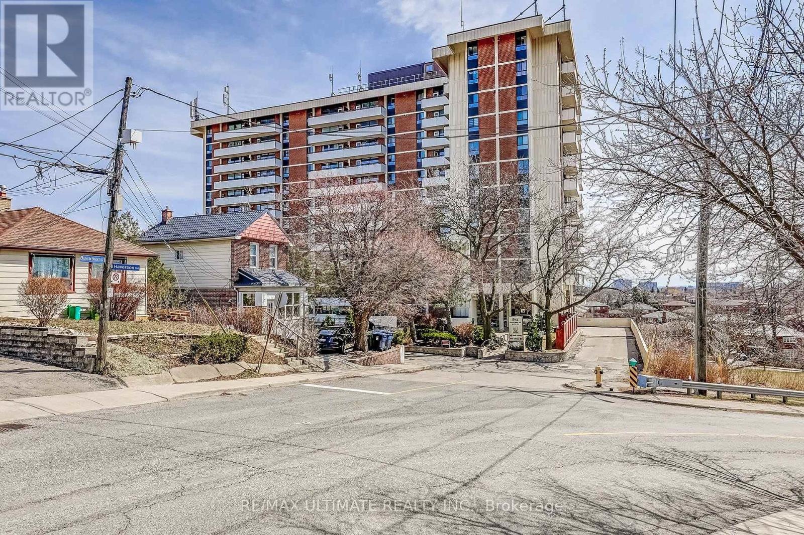 1005 - 541 Blackthorn Avenue E, Toronto, Ontario  M6M 5A6 - Photo 2 - W12069868