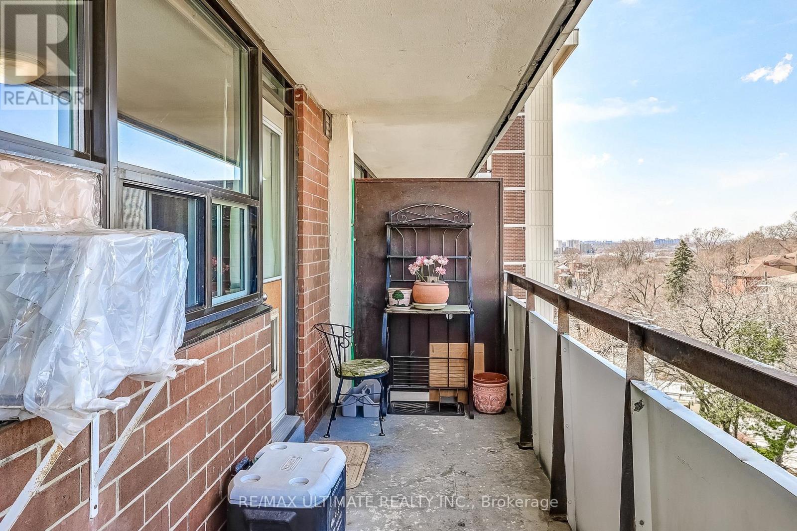 1005 - 541 Blackthorn Avenue E, Toronto, Ontario  M6M 5A6 - Photo 25 - W12069868