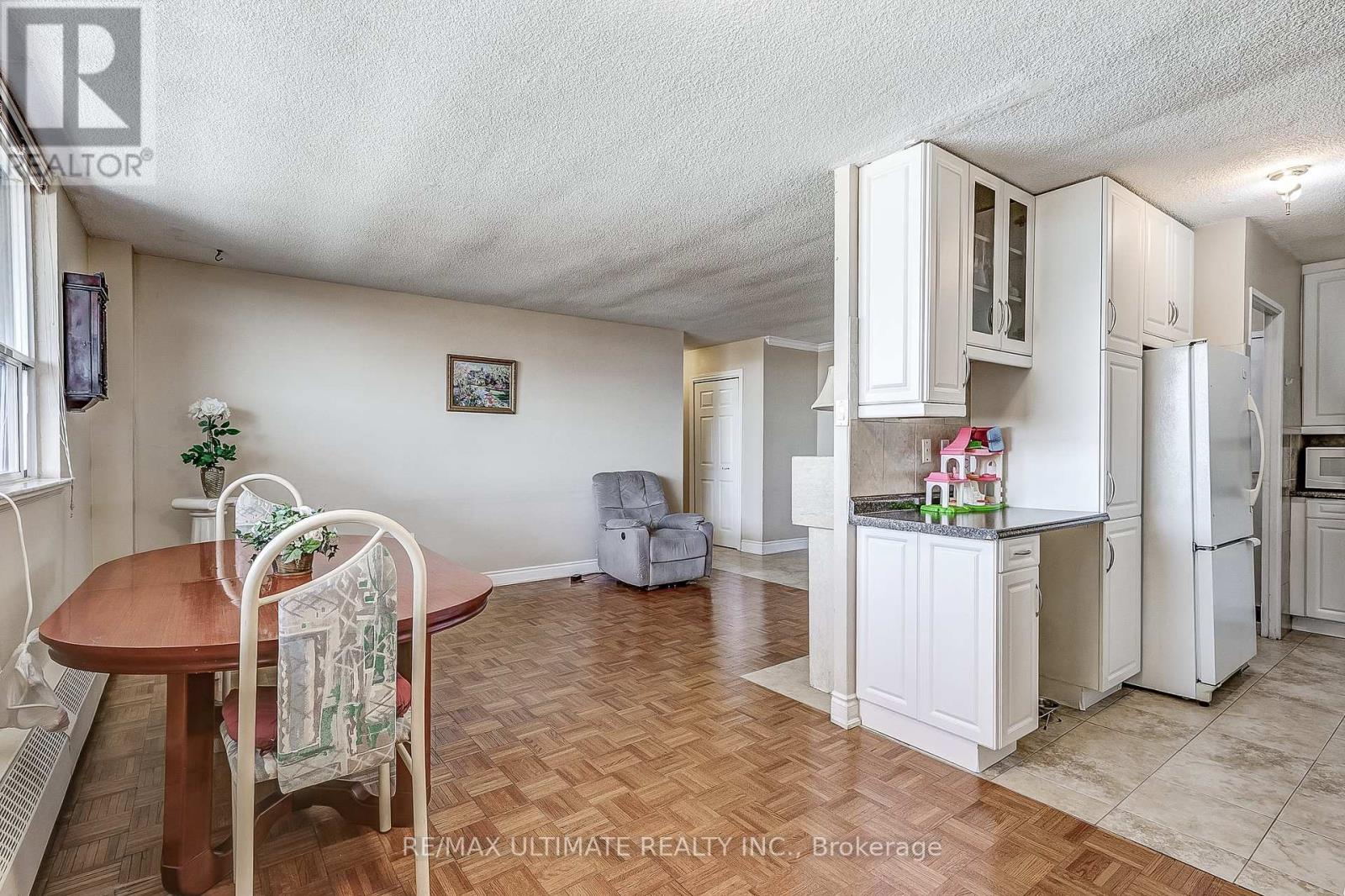 1005 - 541 Blackthorn Avenue E, Toronto, Ontario  M6M 5A6 - Photo 4 - W12069868