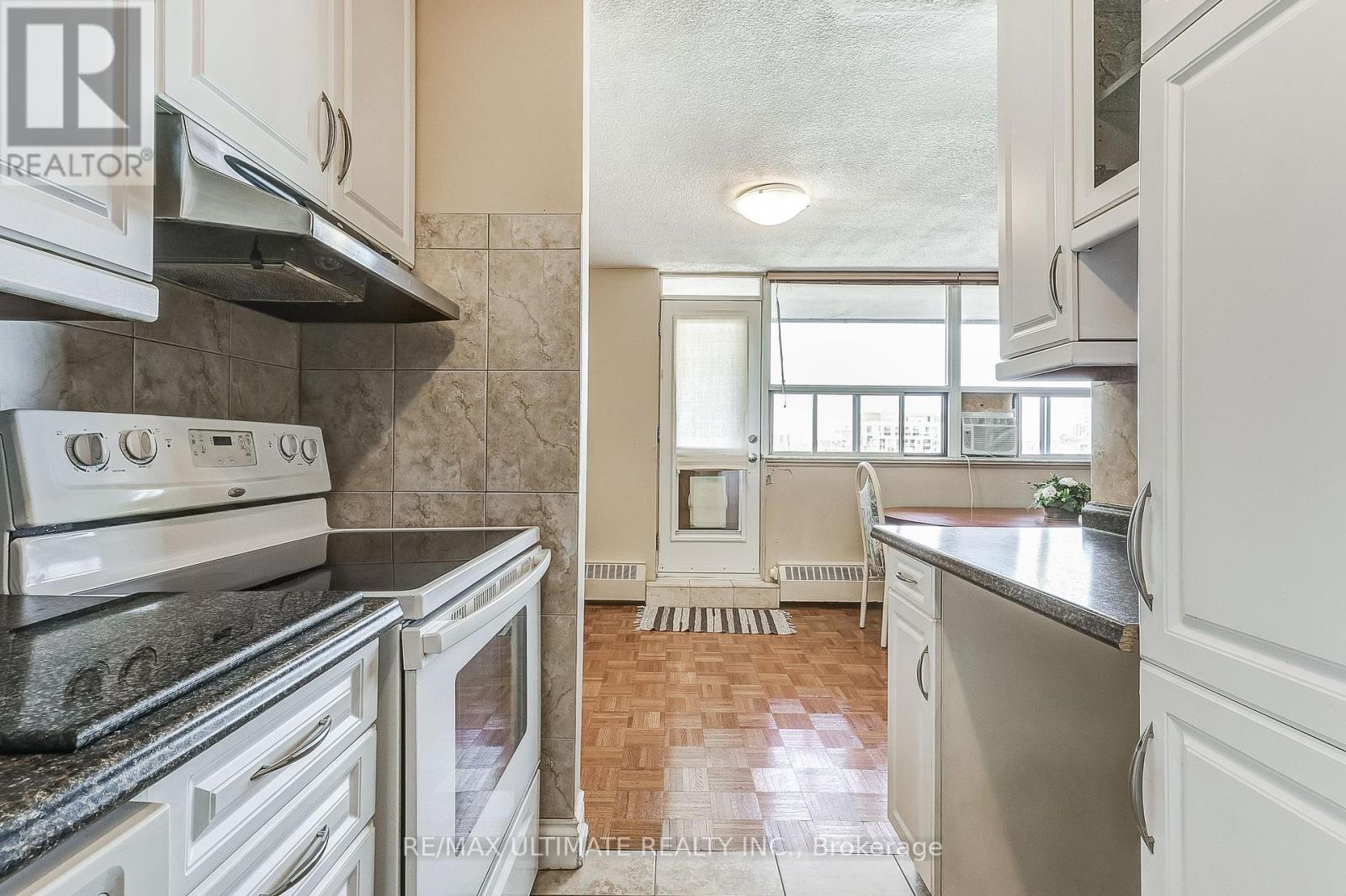 1005 - 541 Blackthorn Avenue E, Toronto, Ontario  M6M 5A6 - Photo 8 - W12069868
