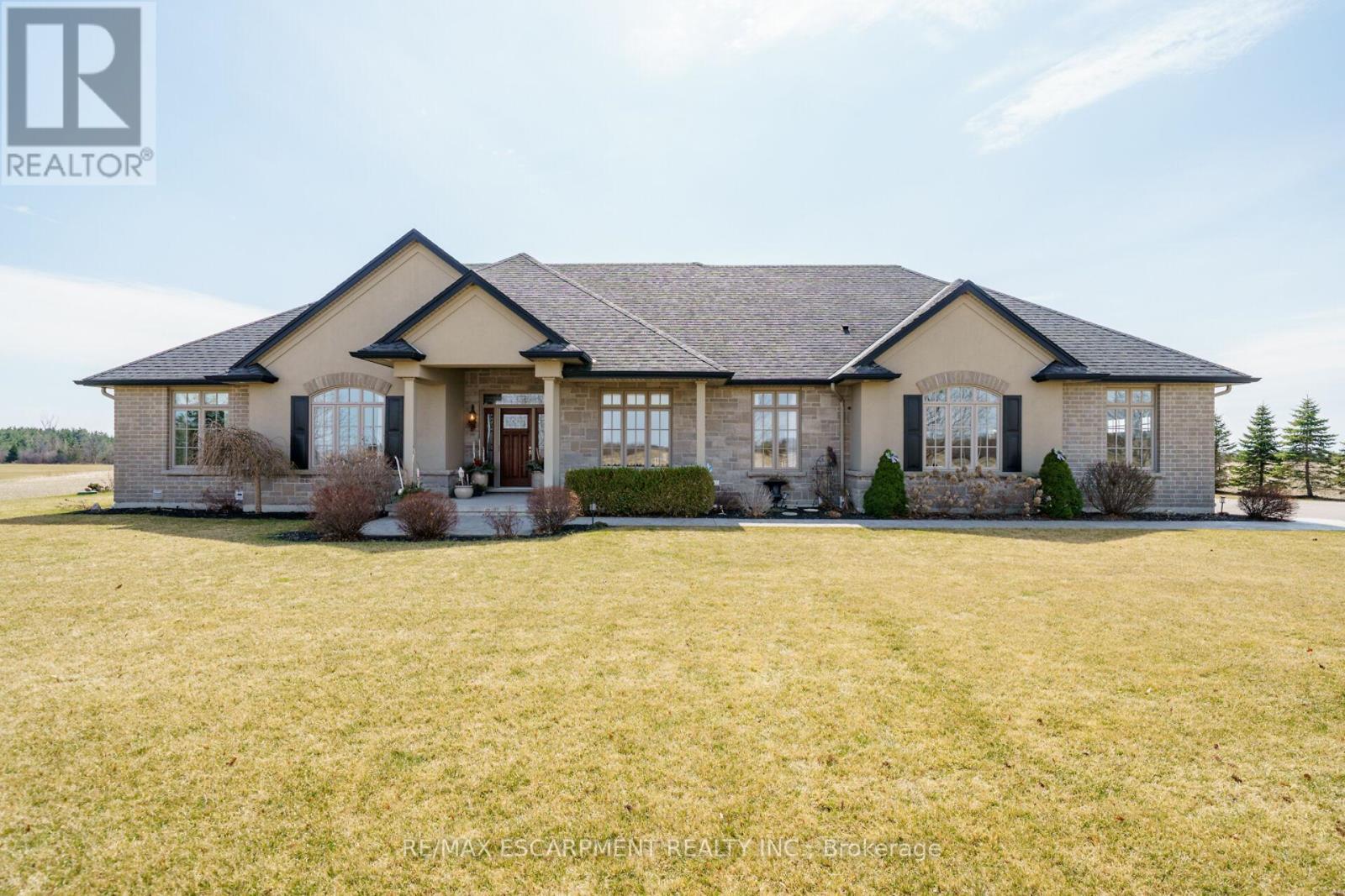 1587 Haldibrook Road, Haldimand, Ontario  N3W 1W6 - Photo 1 - X12069871