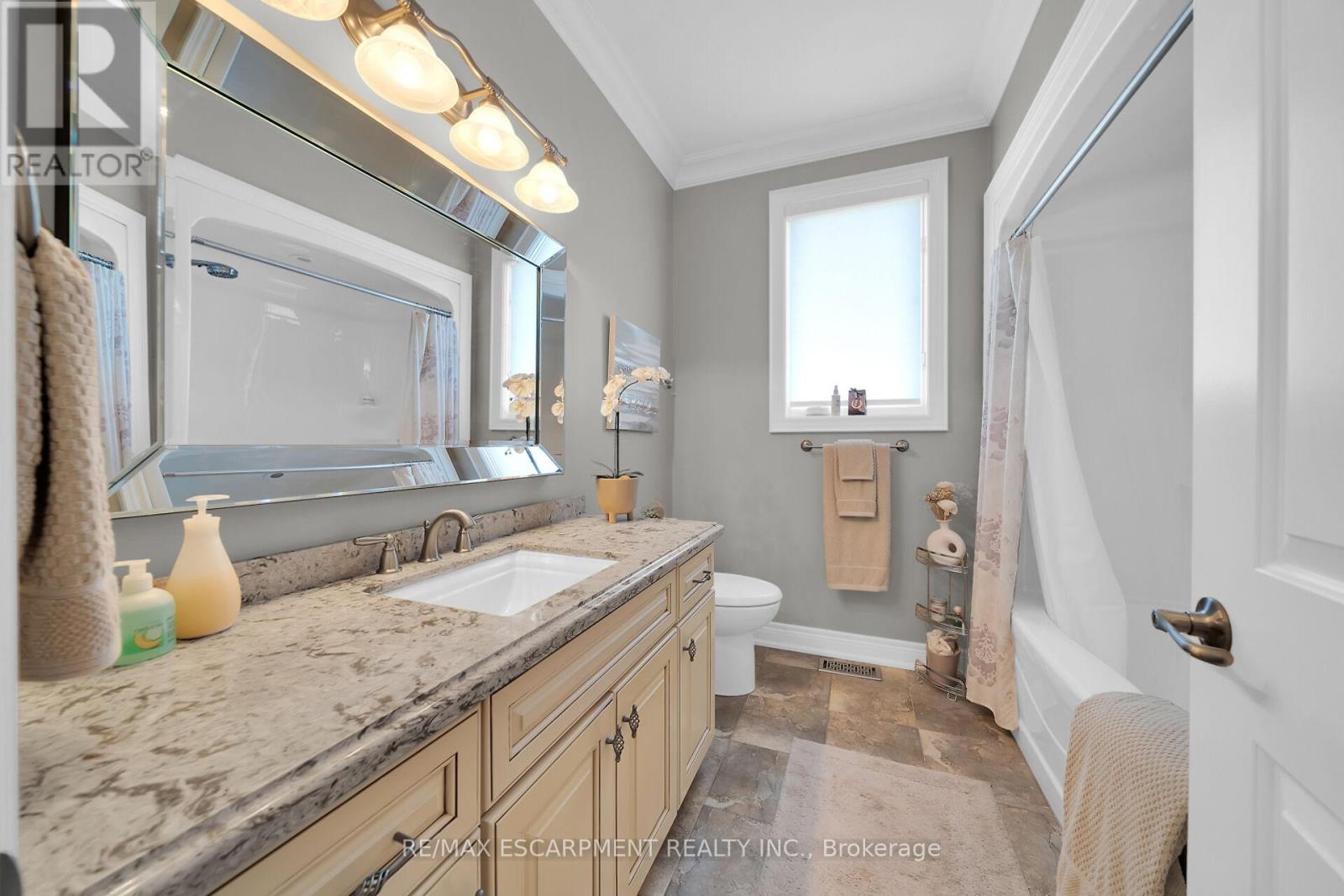 1587 Haldibrook Road, Haldimand, Ontario  N3W 1W6 - Photo 22 - X12069871