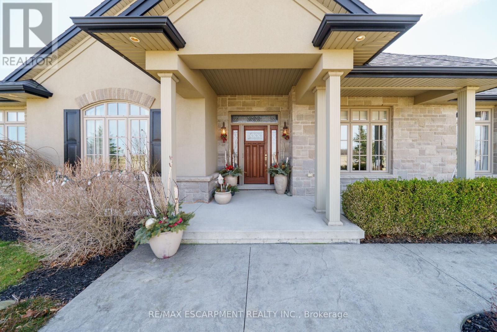 1587 Haldibrook Road, Haldimand, Ontario  N3W 1W6 - Photo 43 - X12069871