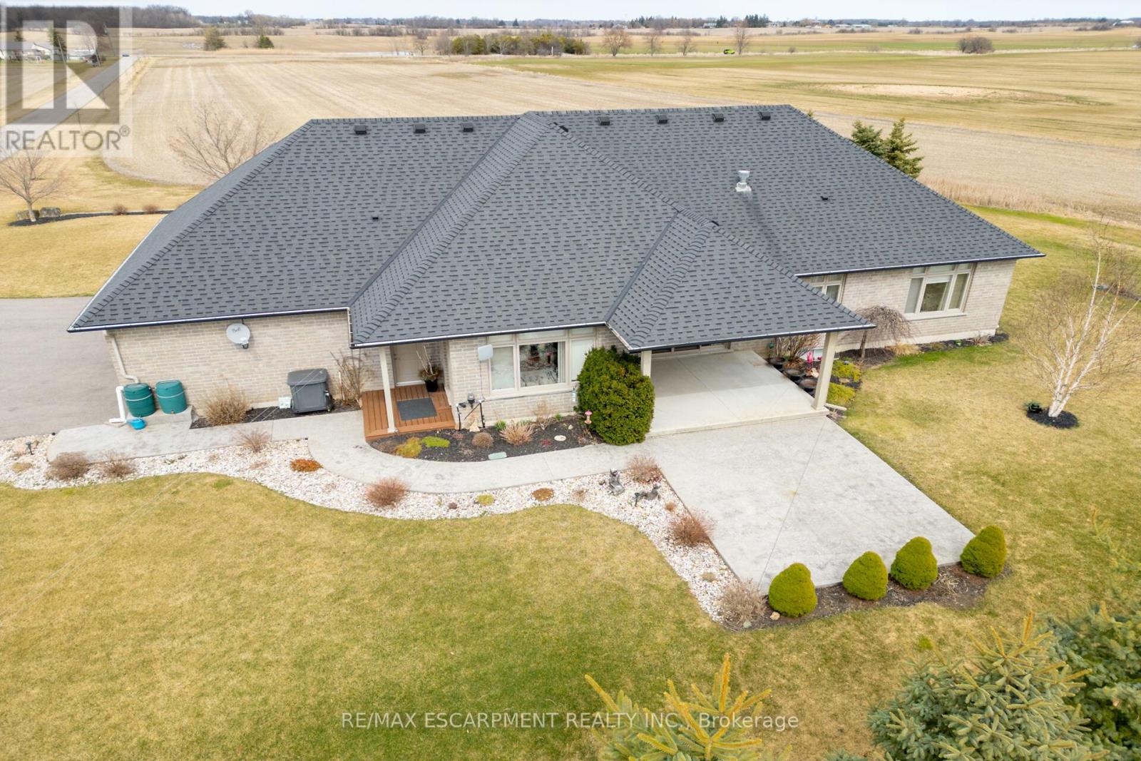 1587 Haldibrook Road, Haldimand, Ontario  N3W 1W6 - Photo 47 - X12069871