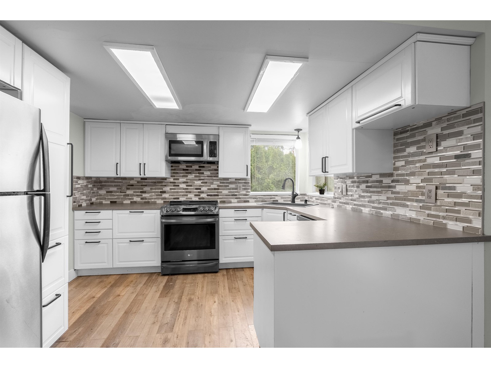 Property at 33511 KINSALE PLACE image 3