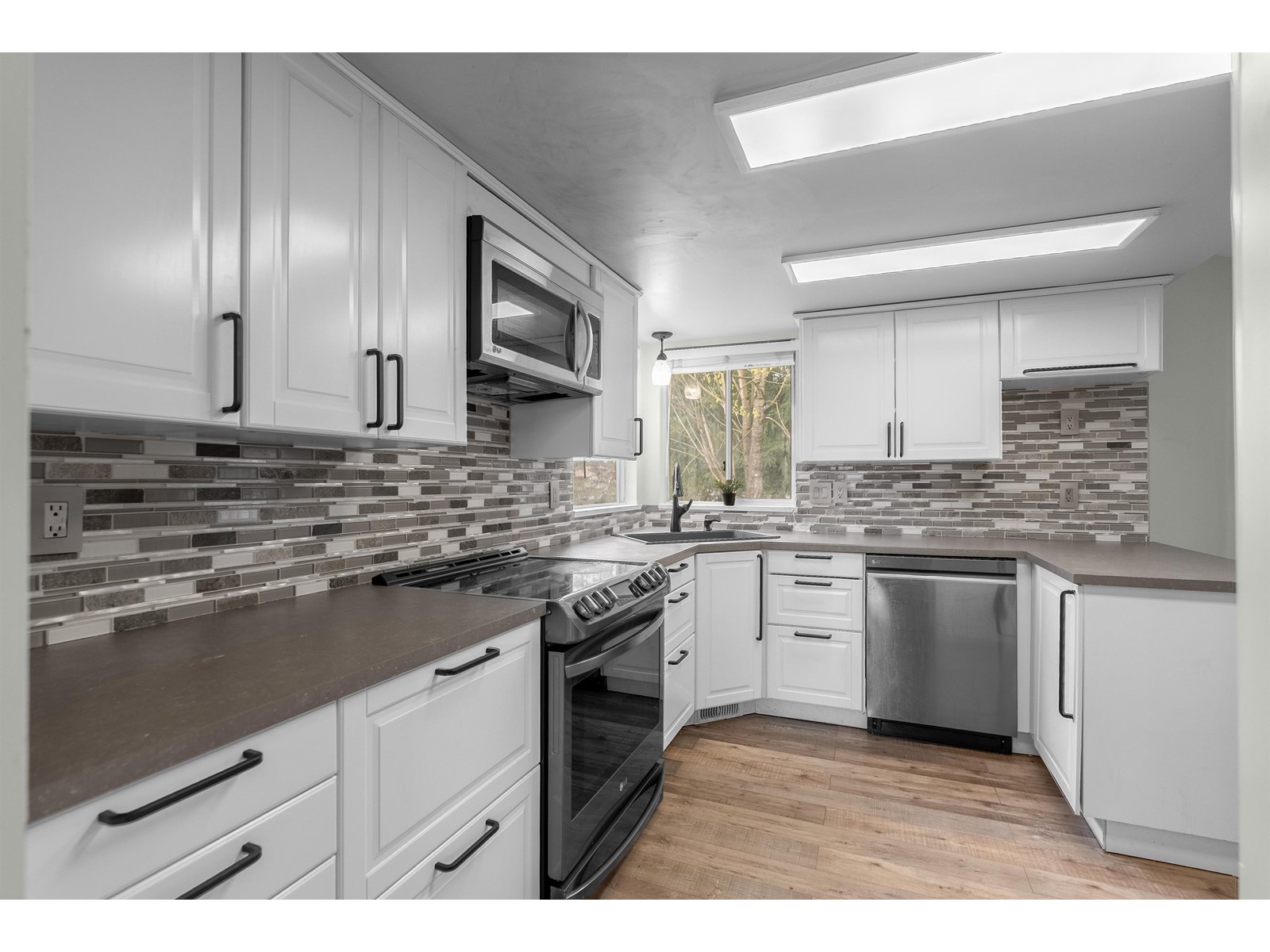 Property at 33511 KINSALE PLACE image 4