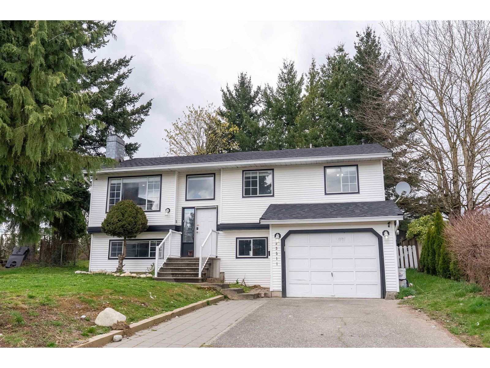 Property at 33511 KINSALE PLACE image 2