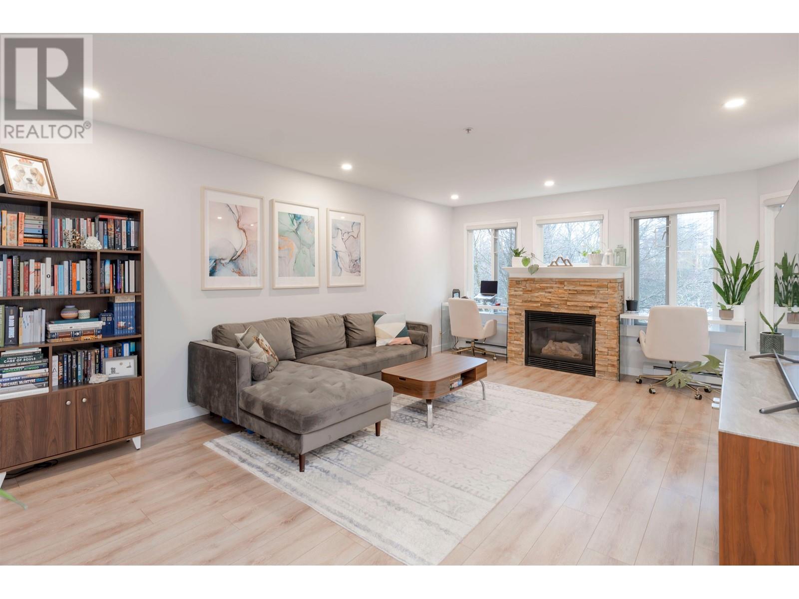 301 7139 18 AVENUE, burnaby, British Columbia