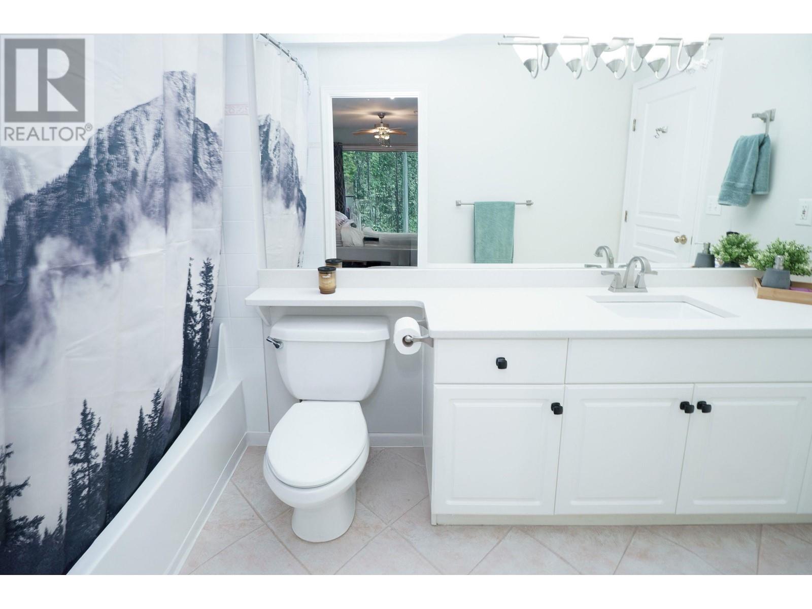 301 7139 18 Avenue, Burnaby, British Columbia  V3N 4Z3 - Photo 16 - R2987753