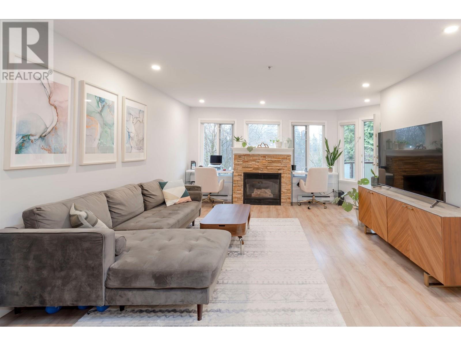 301 7139 18 Avenue, Burnaby, British Columbia  V3N 4Z3 - Photo 4 - R2987753