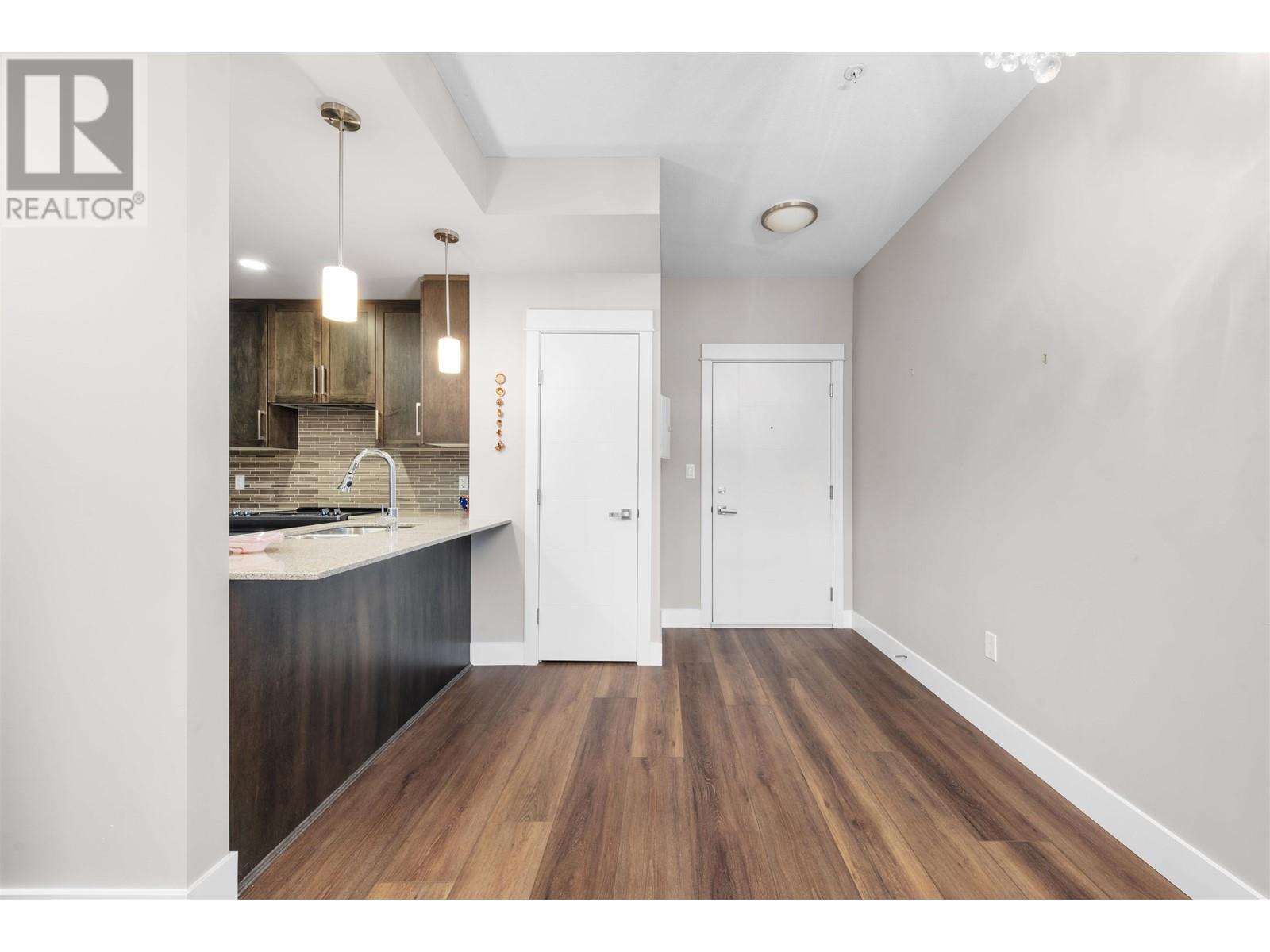 Property at 402 2495 WILSON AVENUE image 4