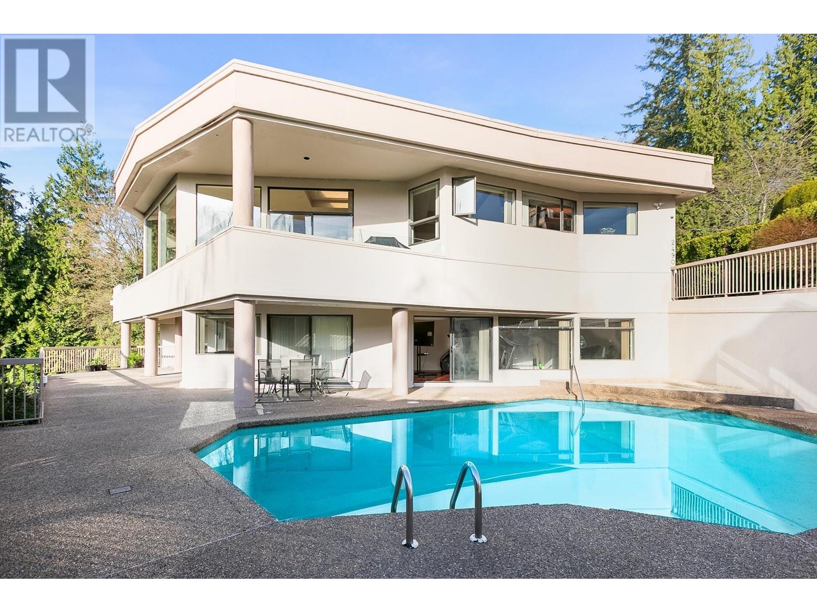2490 Westhill Court, West Vancouver, British Columbia  V7S 3A5 - Photo 1 - R2987741