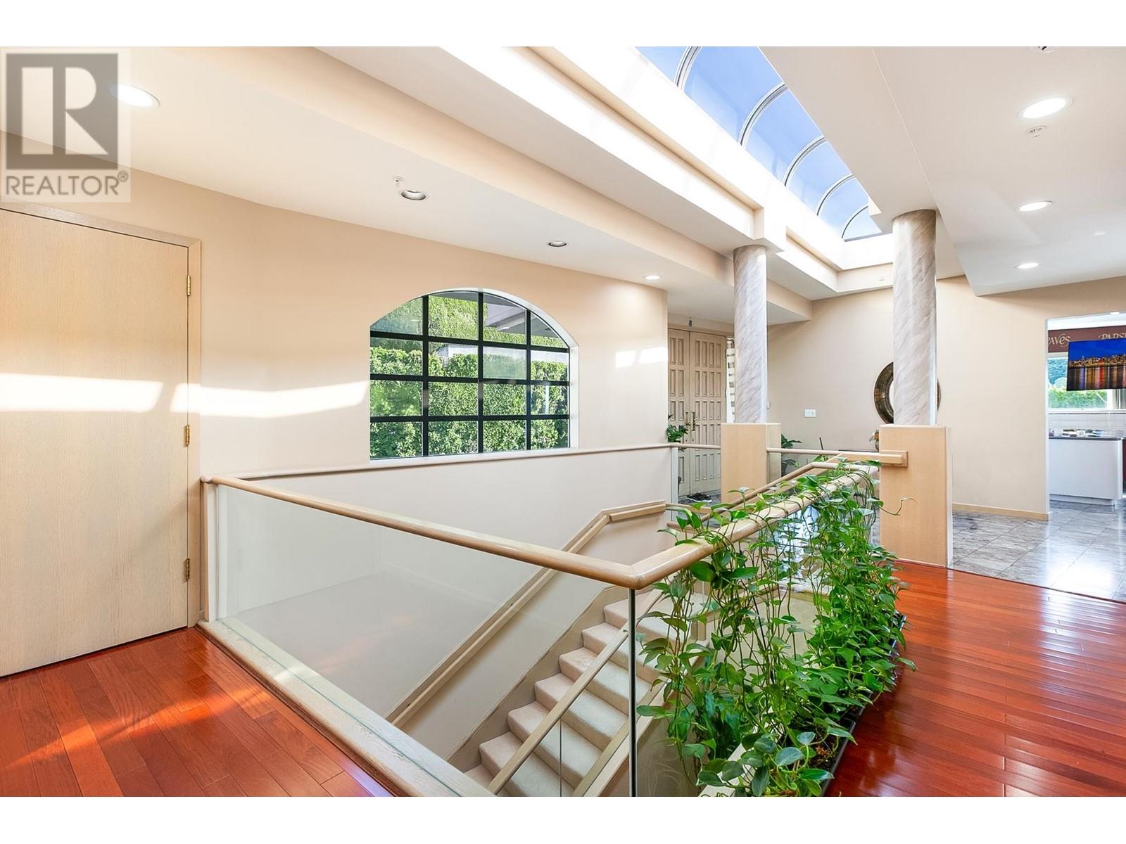 2490 Westhill Court, West Vancouver, British Columbia  V7S 3A5 - Photo 11 - R2987741