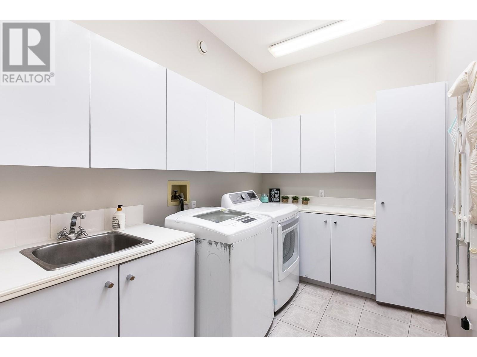 2490 Westhill Court, West Vancouver, British Columbia  V7S 3A5 - Photo 19 - R2987741