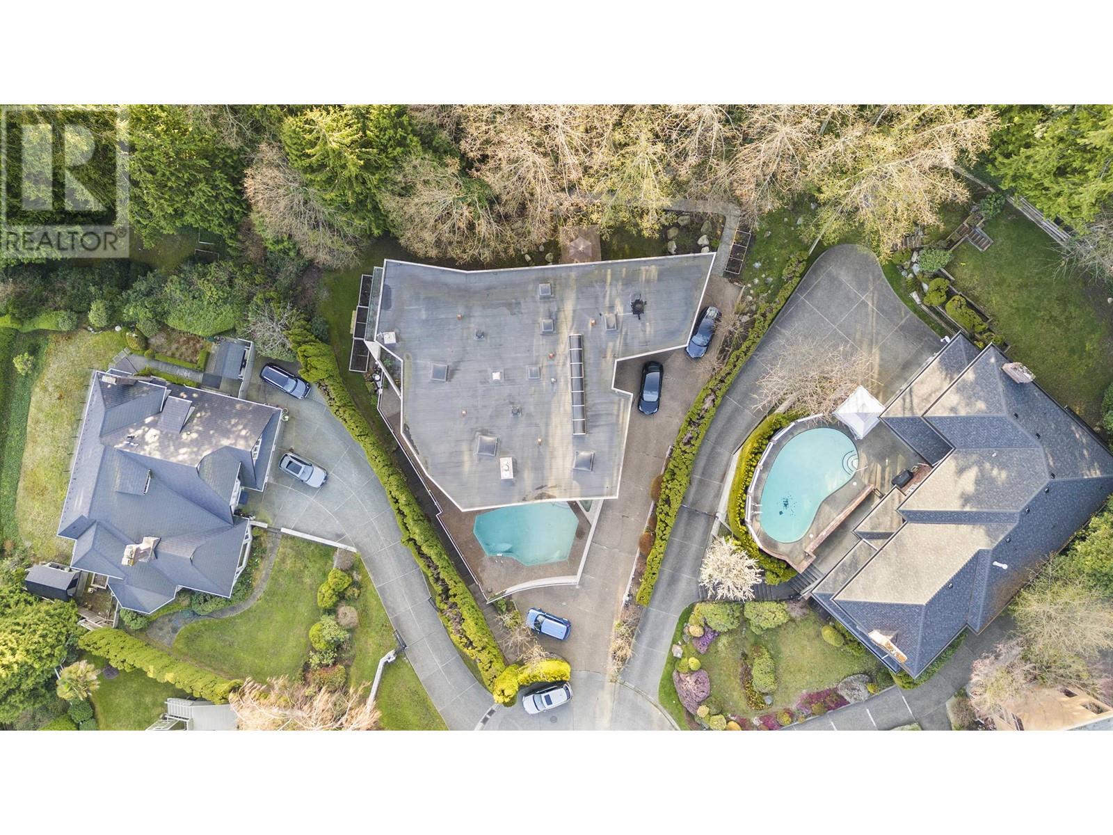2490 Westhill Court, West Vancouver, British Columbia  V7S 3A5 - Photo 3 - R2987741