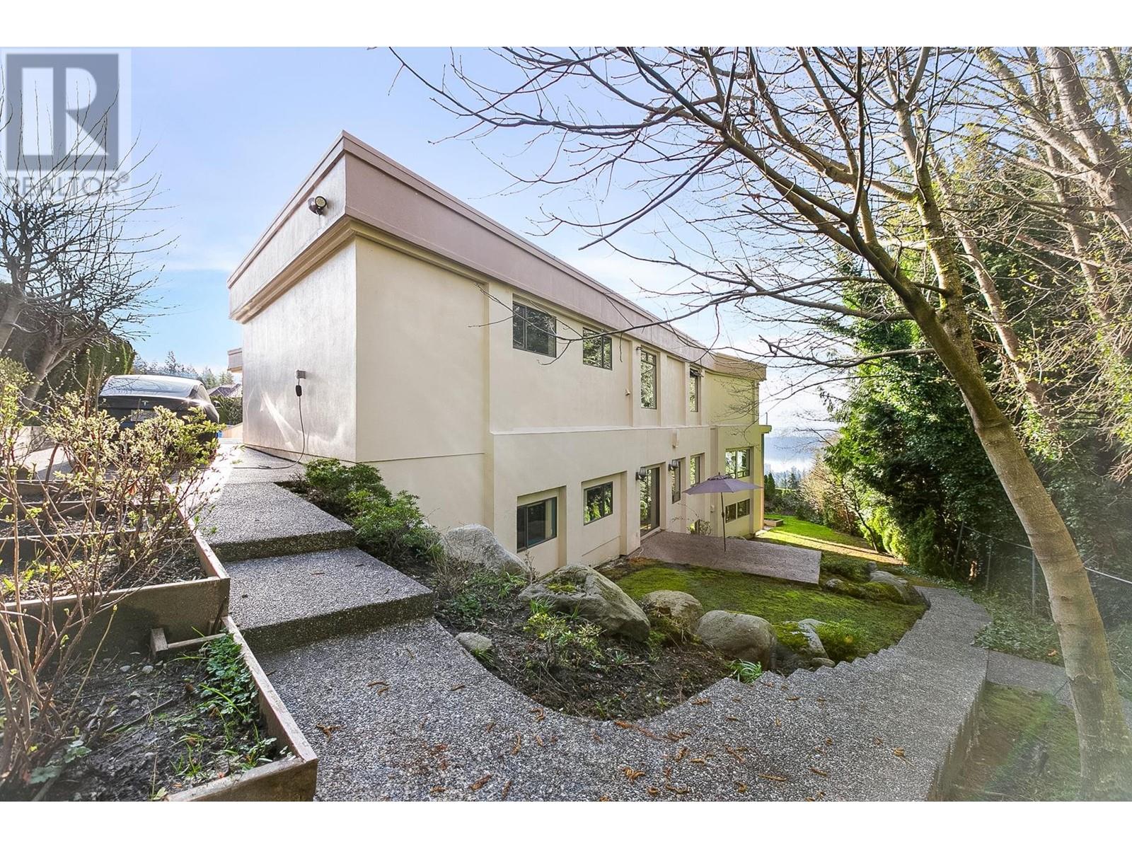 2490 Westhill Court, West Vancouver, British Columbia  V7S 3A5 - Photo 31 - R2987741