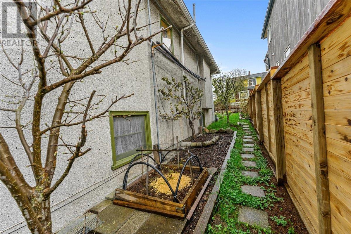 4589 Harriet Street, Vancouver, British Columbia  V5V 4K4 - Photo 7 - R2987747