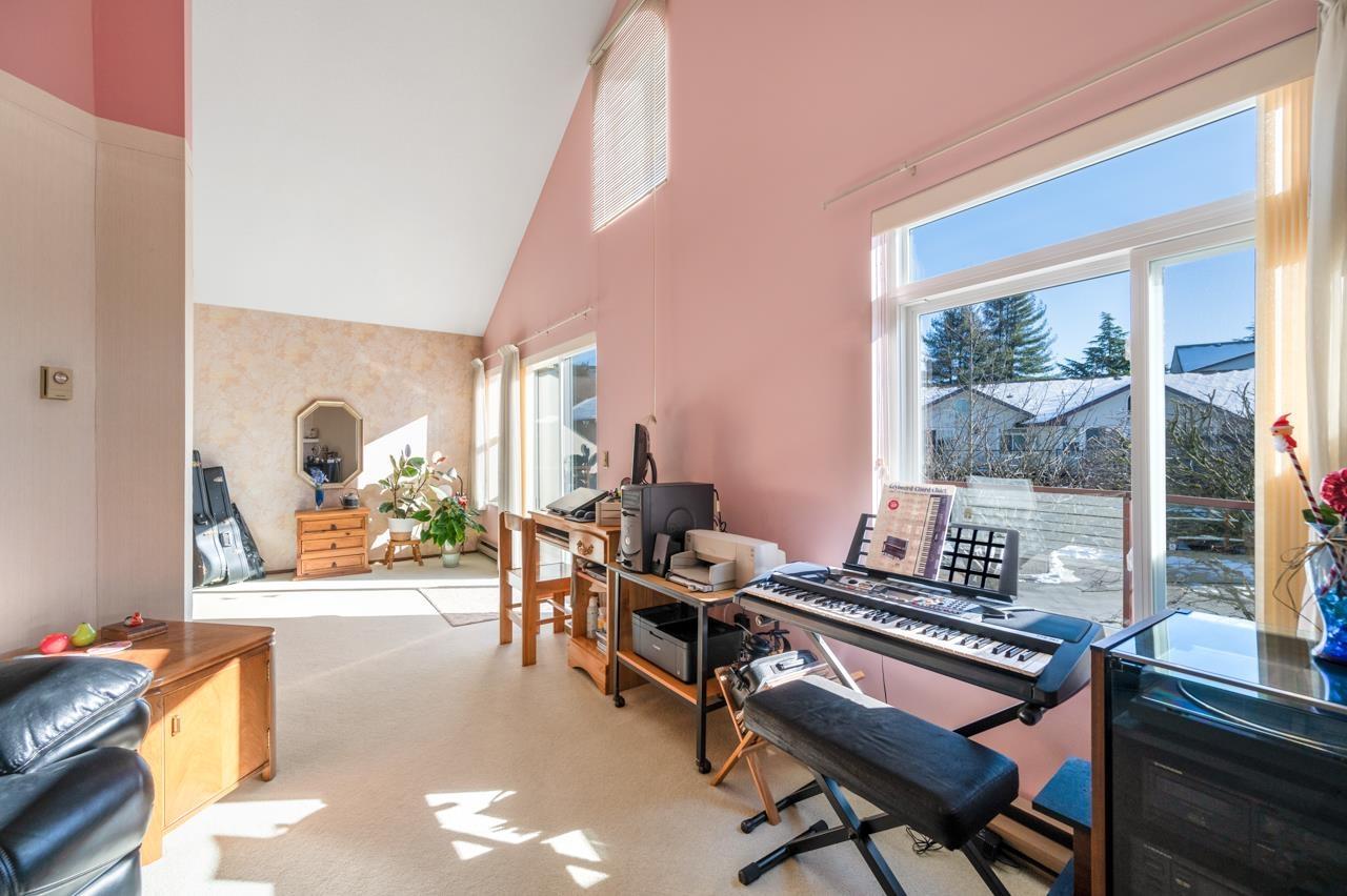 Property at 201 13858 102 AVENUE image 1