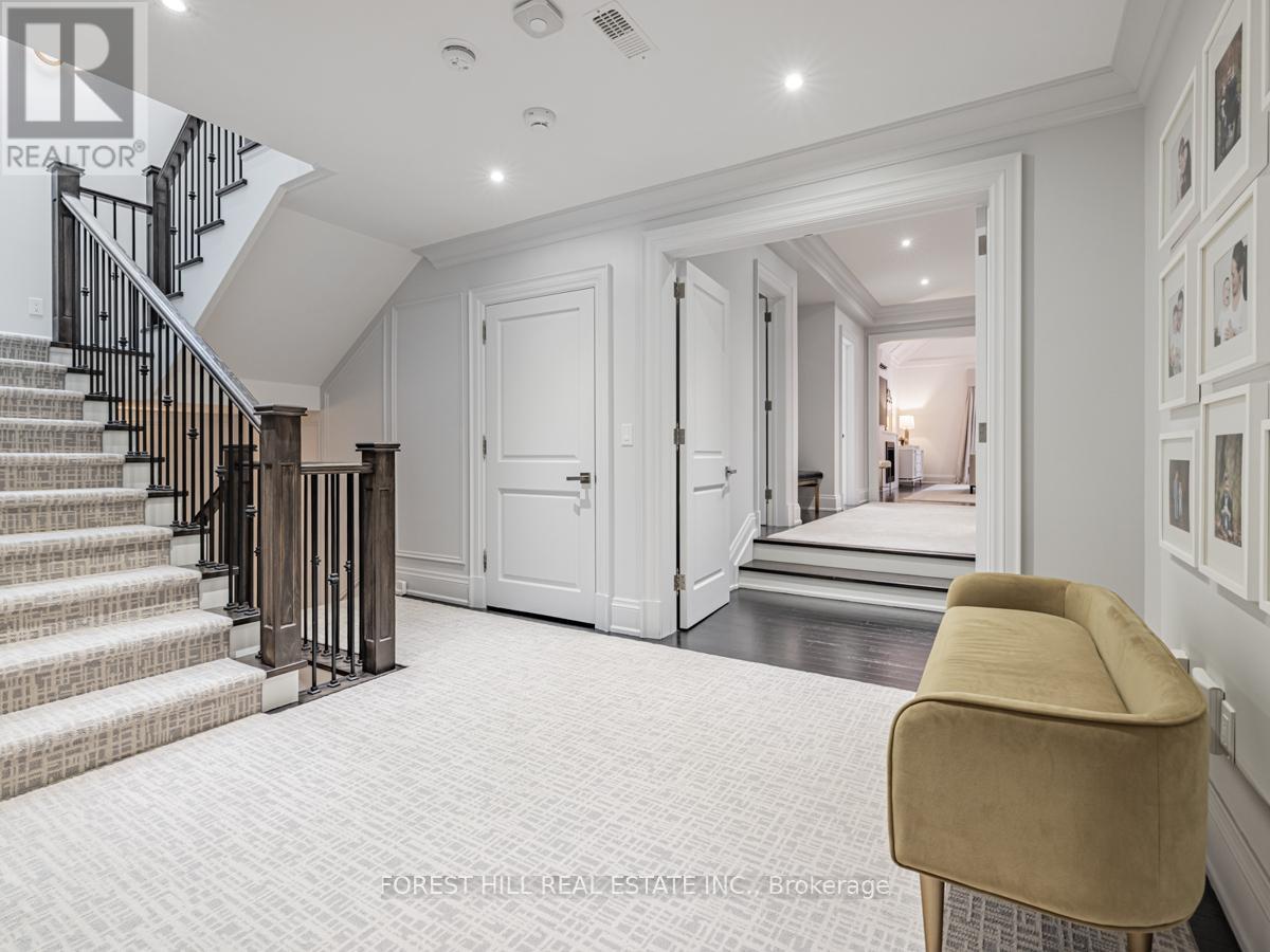17 HILLHOLM ROAD Toronto (Forest Hill South), ON M5P 1M1
