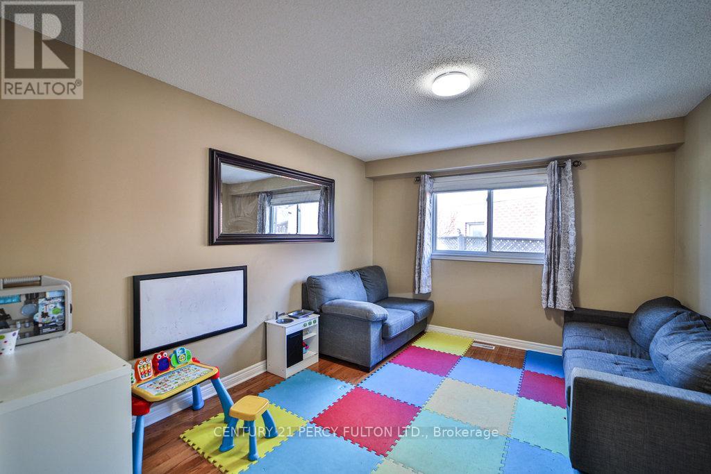 Photo 15 of 38 for 510 South Leaksdale Circle