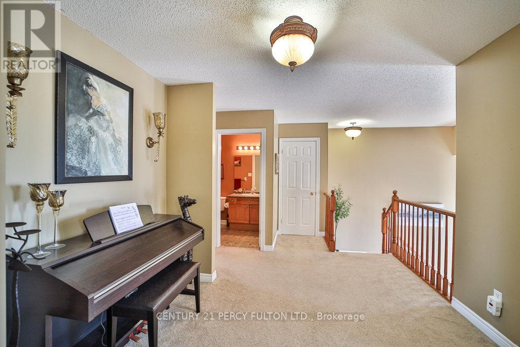 Photo 18 of 38 for 510 South Leaksdale Circle