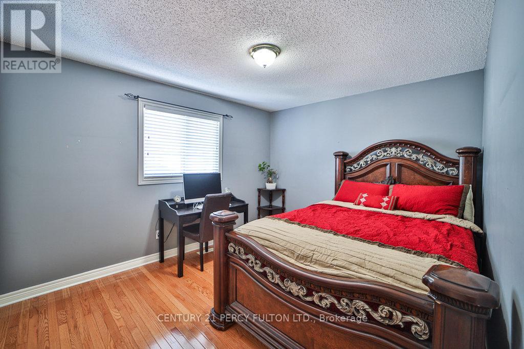 Photo 19 of 38 for 510 South Leaksdale Circle